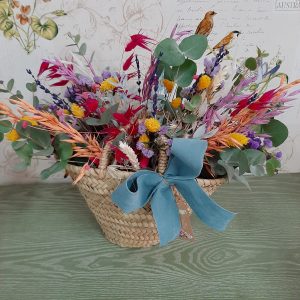 Capazo eucalipto y flor seca
